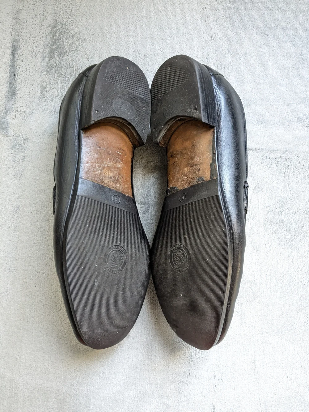 Gucci Black Leather Horsebit Loafers with Red Web Accent US 12 Vintage